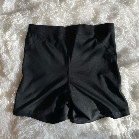 LIKE NEW Nike Pro Spandex Shorts - Picture 3 of 4